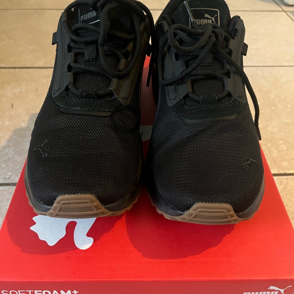 Puma Men's size 8 Black Pacer Sneakers